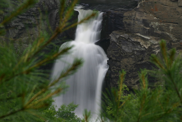 ../pictures/Linville_falls3.jpg