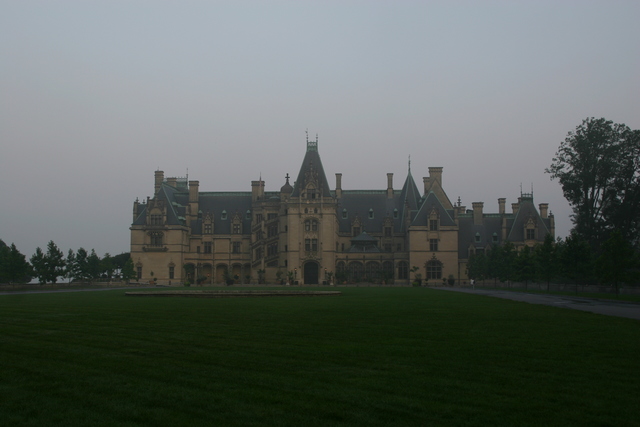../pictures/Biltmore_house1.jpg