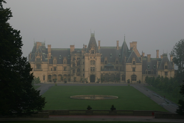 ../pictures/Biltmore_house6.jpg