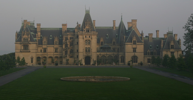 ../pictures/Biltmore_house8.jpg