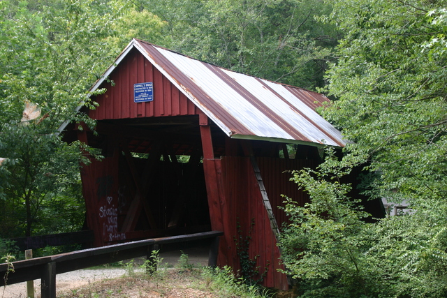 ../pictures/Campbell_covered_bridge3.jpg