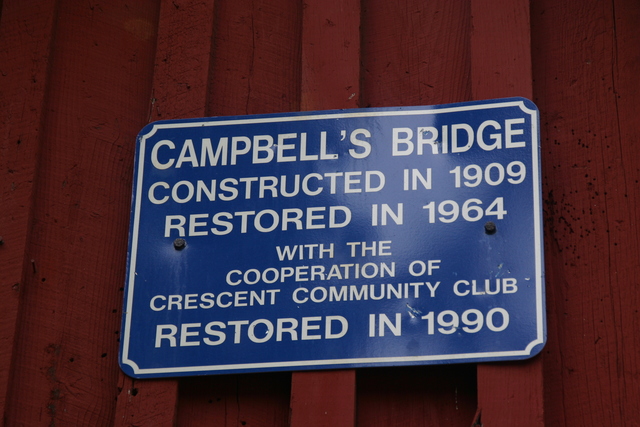 ../pictures/Campbell_covered_bridge4.jpg