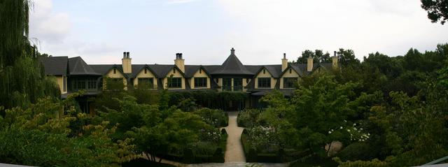 ../pictures/garden_pavillion.jpg