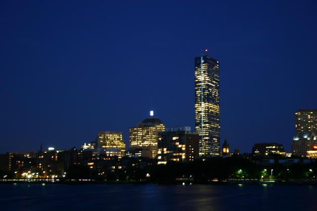../pictures/Night_shts_on_Charles_River13.jpg