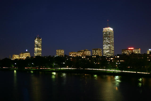../pictures/Night_shts_on_Charles_River15.jpg