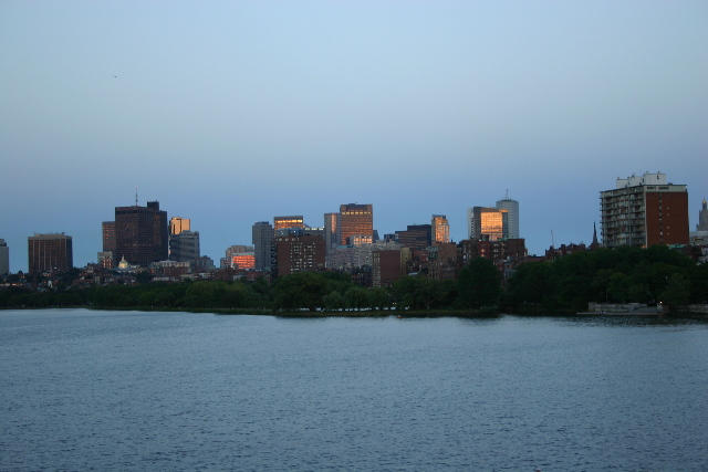 ../pictures/Night_shts_on_Charles_River2.jpg