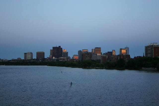 ../pictures/Night_shts_on_Charles_River5.jpg