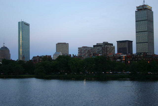 ../pictures/Night_shts_on_Charles_River7.jpg