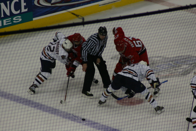 ../pictures/Hurricanes_Oilers_game5_110.jpg