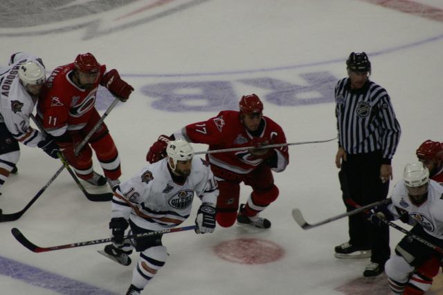 ../pictures/Hurricanes_Oilers_game5_118.jpg