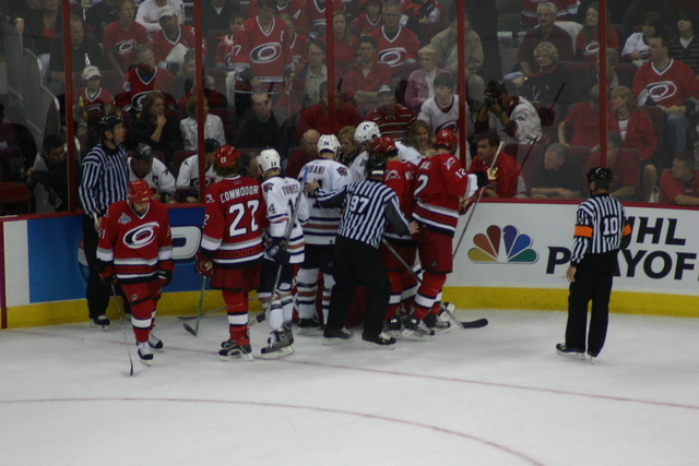 ../pictures/Hurricanes_Oilers_game5_121.jpg
