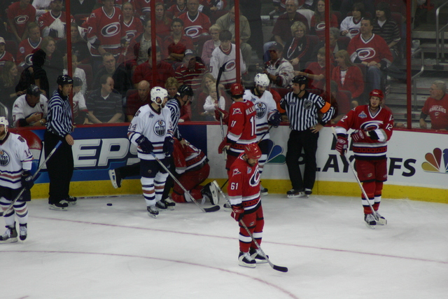 ../pictures/Hurricanes_Oilers_game5_122.jpg
