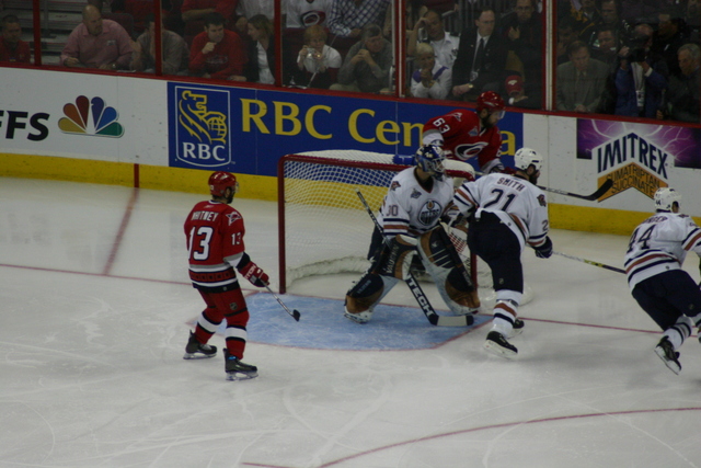 ../pictures/Hurricanes_Oilers_game5_126.jpg