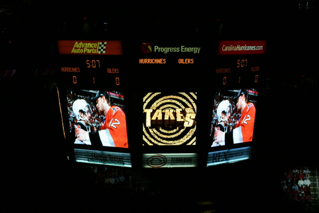 ../pictures/Hurricanes_Oilers_game5_13.jpg