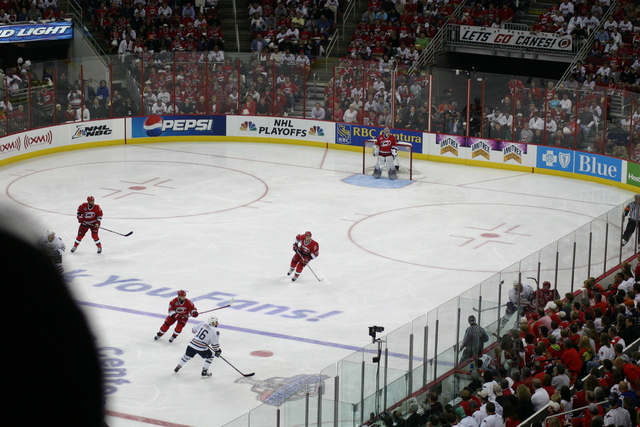 ../pictures/Hurricanes_Oilers_game5_40.jpg