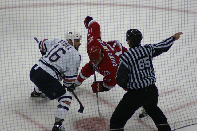 ../pictures/Hurricanes_Oilers_game5_58.jpg