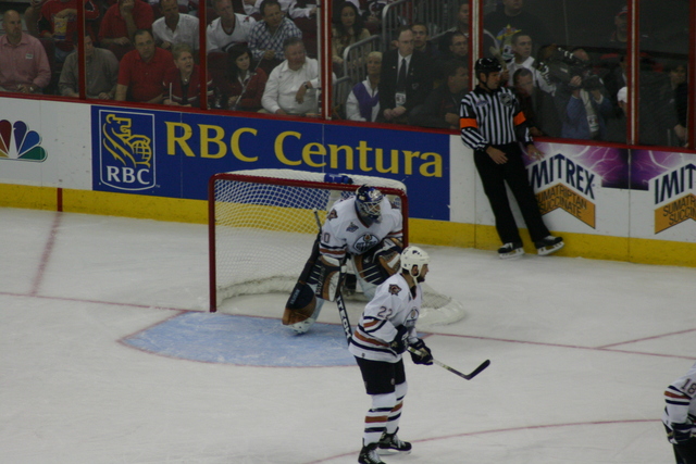 ../pictures/Hurricanes_Oilers_game5_72.jpg