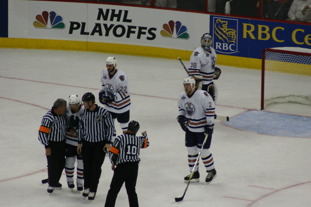 ../pictures/Hurricanes_Oilers_game5_77.jpg