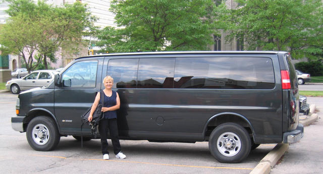 ../pictures/Ms_Andea_and_the_van.jpg