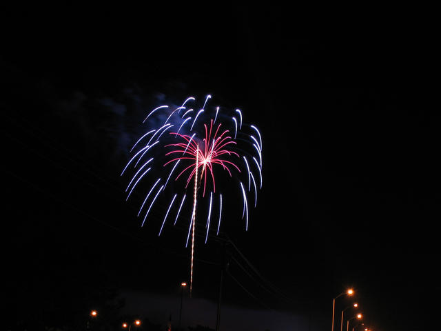 ../pictures/fireworks15.jpg