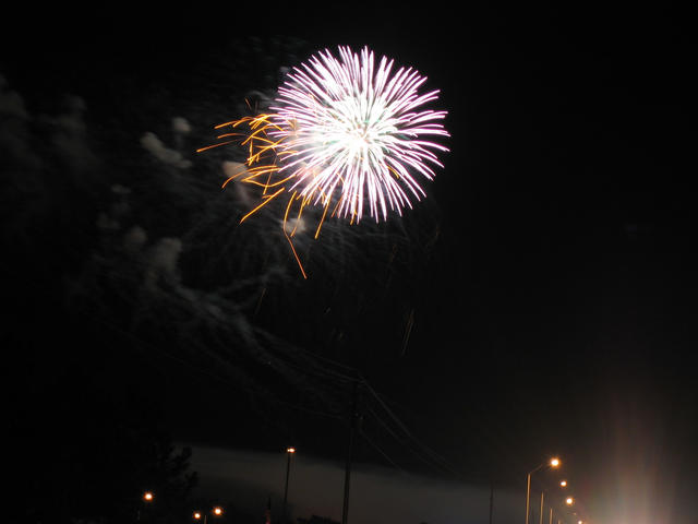 ../pictures/fireworks22.jpg