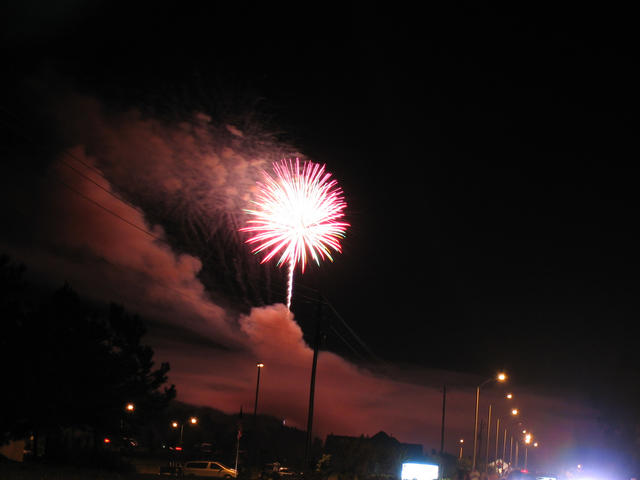 ../pictures/fireworks24.jpg