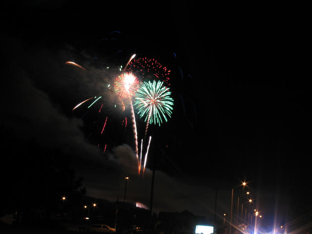 ../pictures/fireworks25.jpg