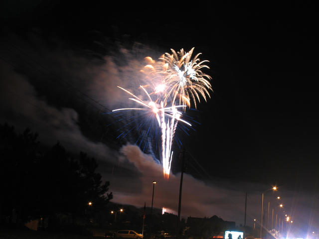 ../pictures/fireworks27.jpg
