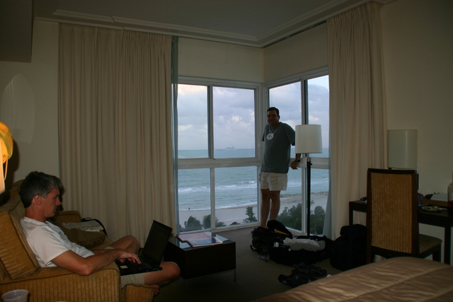 ../pictures/our_hotel_room3.jpg