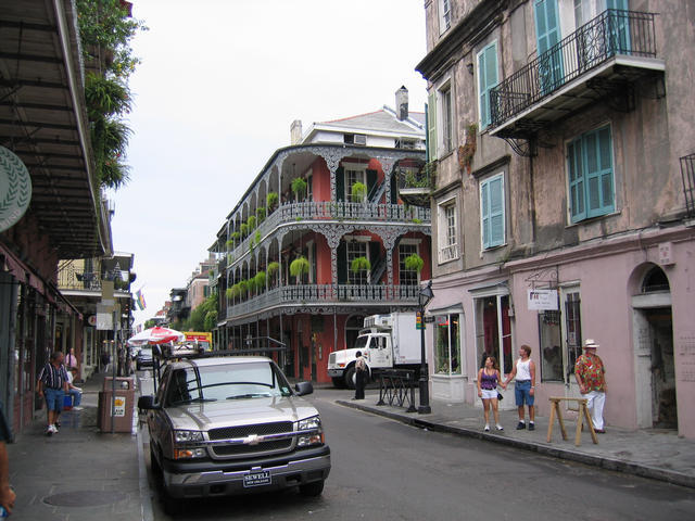 ../pictures/typical_house_in_French_Quarter7.jpg