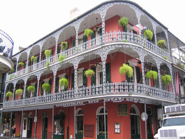 ../pictures/typical_house_in_French_Quarter8.jpg