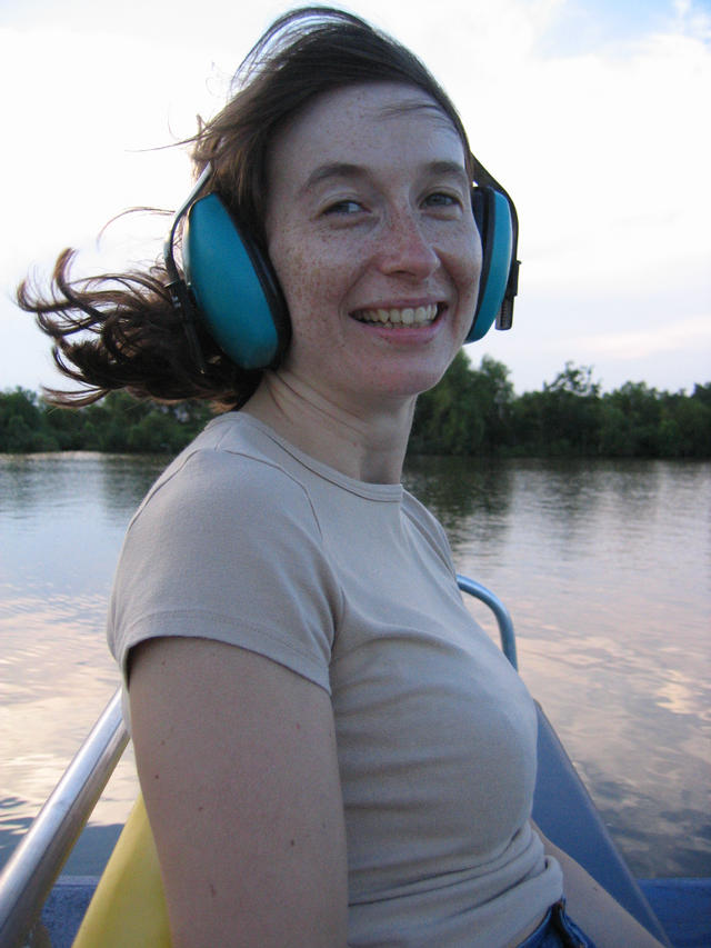 ../pictures/Gwen_on_airboat2.jpg