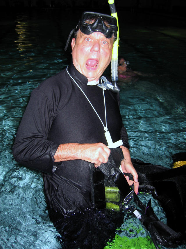 ../pictures/halloween_gypsy_divers10.jpg