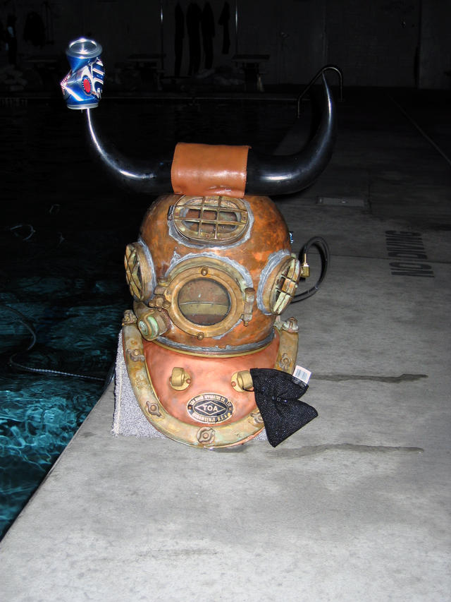 ../pictures/halloween_gypsy_divers11.jpg