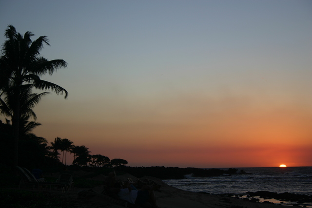 ../pictures/sunset_at_four_seasons_resort10.jpg