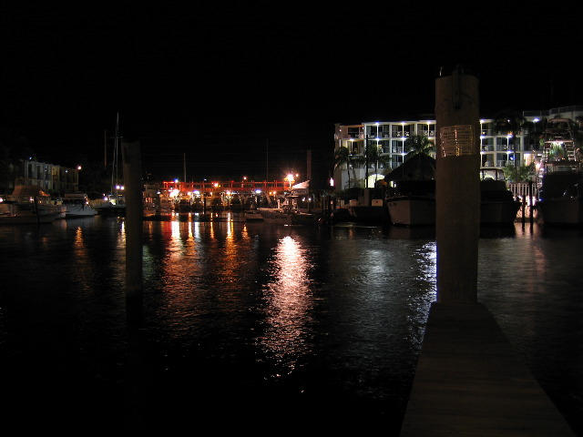 ../pictures/marina_at_night1.jpg