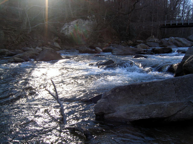 ../pictures/river_in_sun.jpg