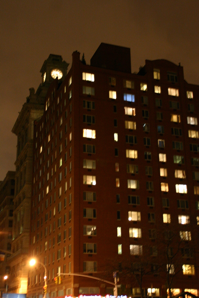 ../pictures/NYC_by_night12.jpg