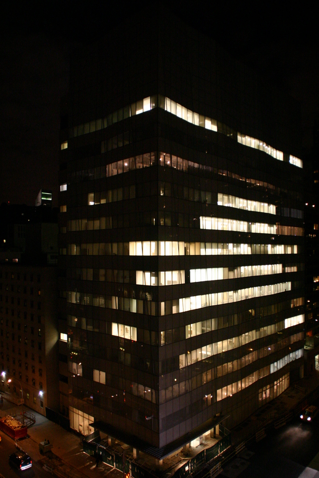 ../pictures/NYC_by_night2.jpg
