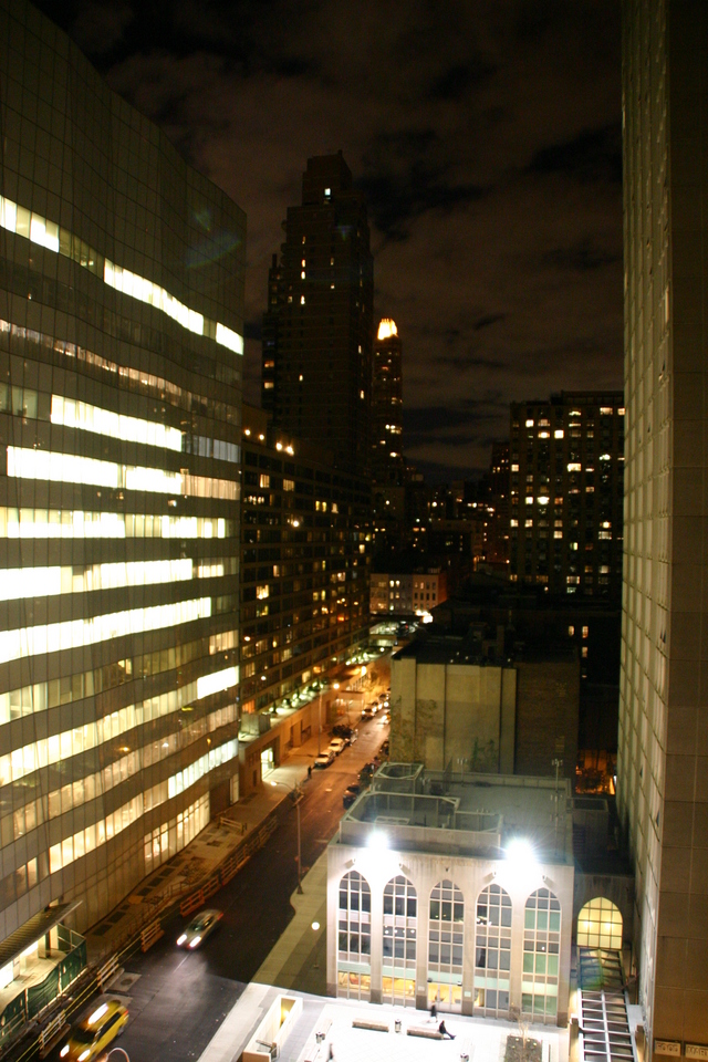 ../pictures/NYC_by_night4.jpg