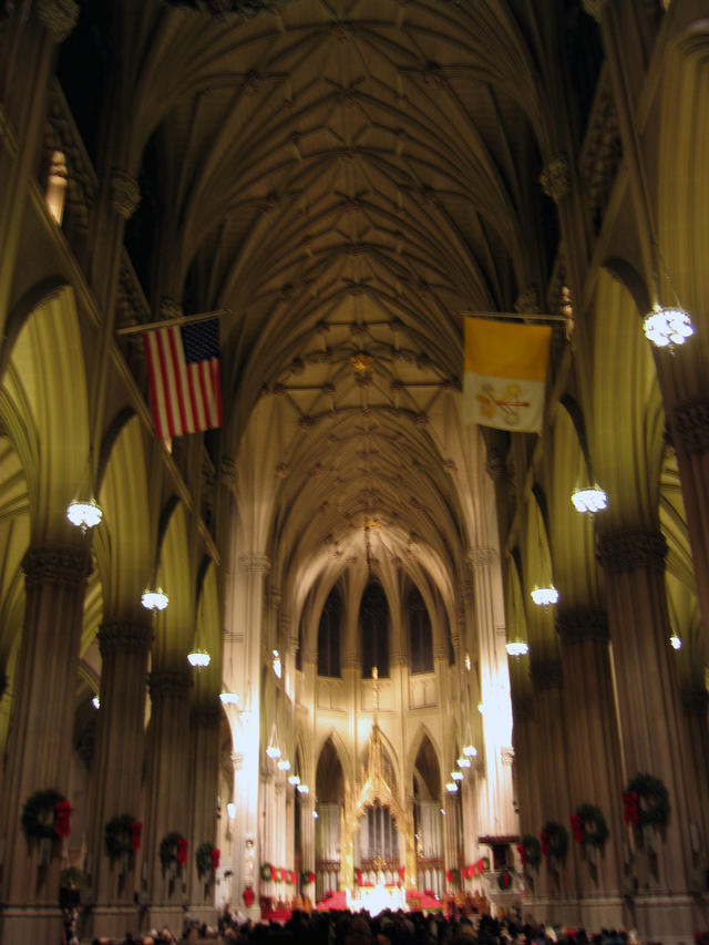 ../pictures/St_Patrick_cathedral_inside.jpg