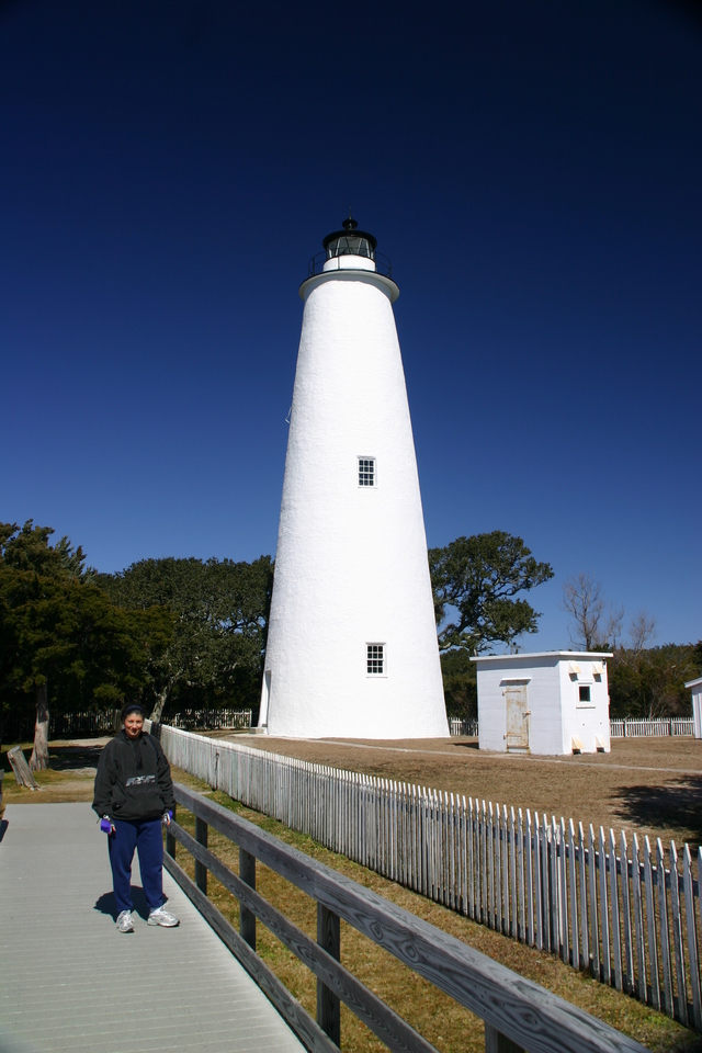 ../pictures/Ocracoke_lighthouse7.jpg