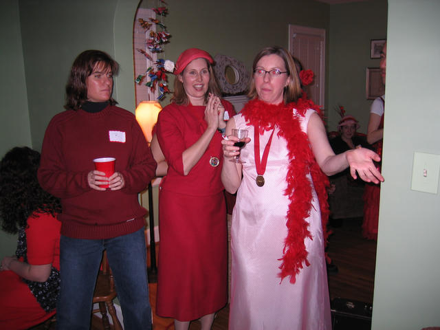 ../pictures/red_with_red_party_2_06_2040008.jpg