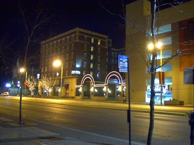 ../pictures/SLC_by_night4.jpg