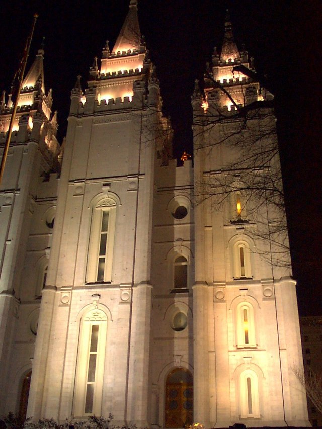 ../pictures/mormon_temple6.jpg