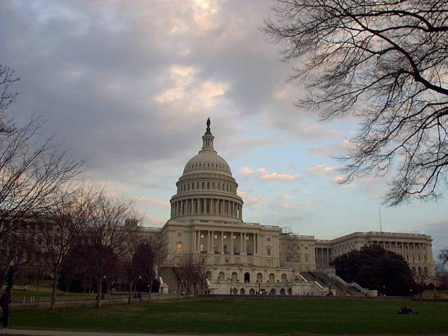 ../pictures/Capitol_further_view.jpg