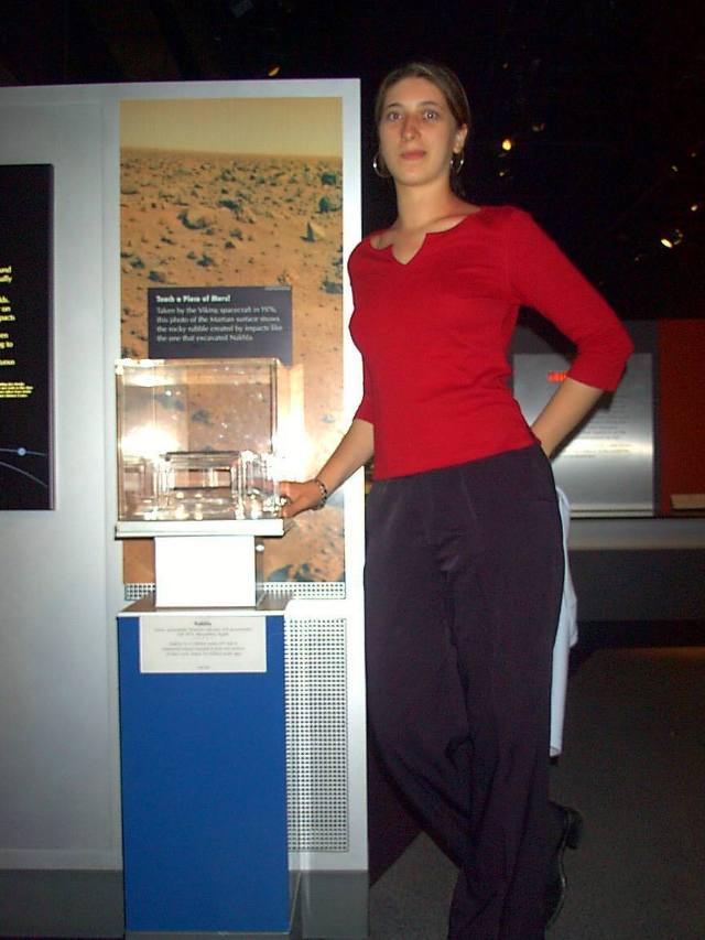 ../pictures/Magda_touching_Mars_surface.jpg