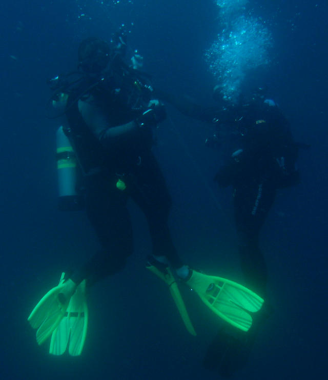 ../pictures/divers_on_the_line2.jpg