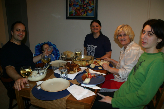 ../pictures/at_the_dinner_table1.jpg