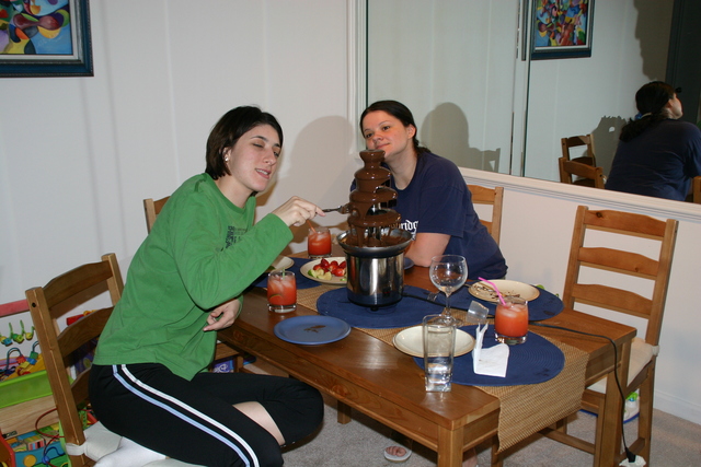 ../pictures/at_the_dinner_table3.jpg